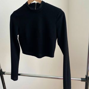 Long sleeve crop top
